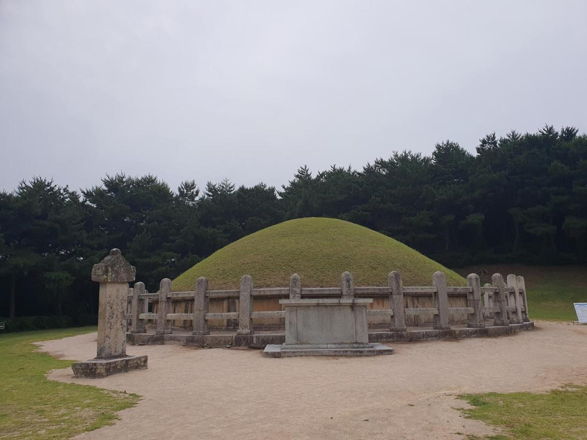 Хостел Gyeongju Bonghwangmansion Екстер'єр фото