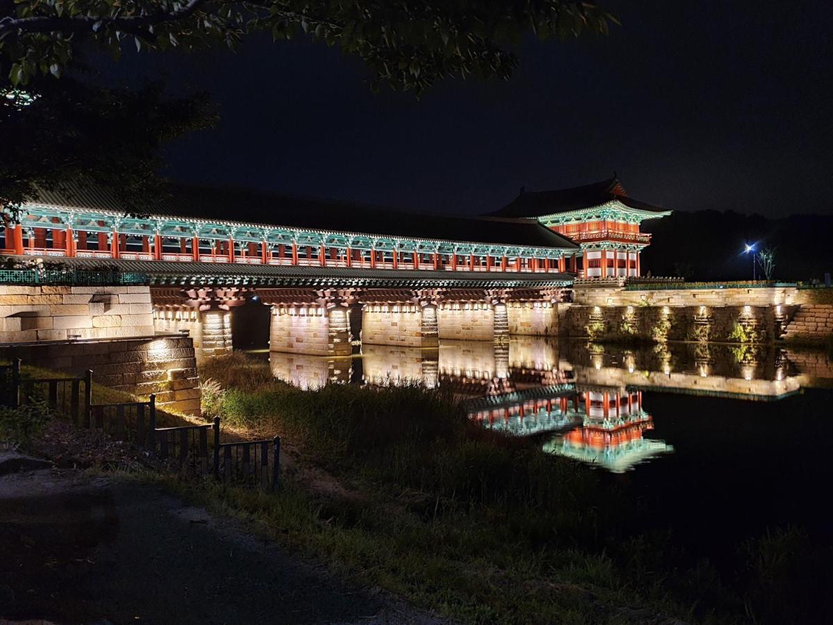 Хостел Gyeongju Bonghwangmansion Екстер'єр фото